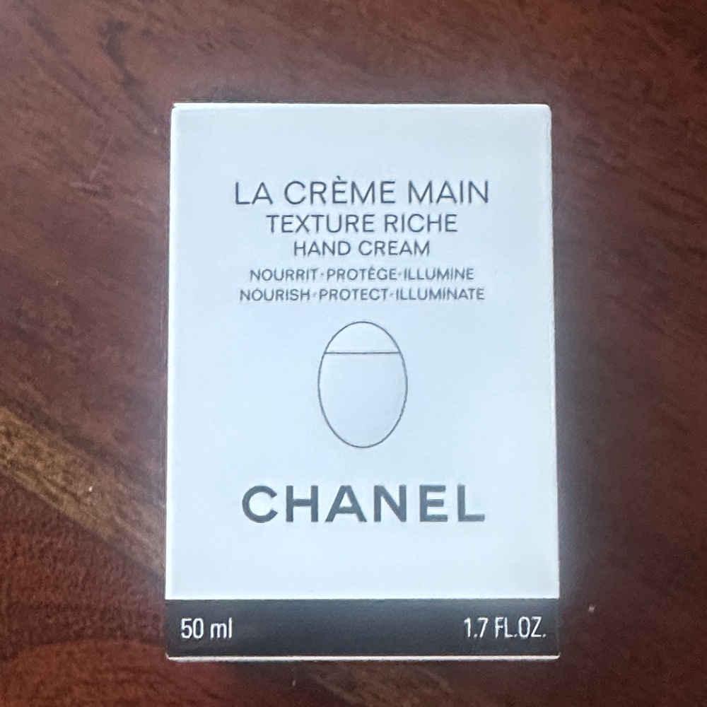 CHANEL La Crème Main Hand Cream - White and Black